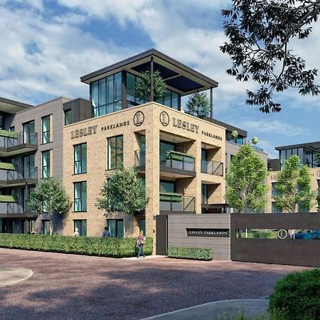 Stunning 2Br Next To The City Airport Bhd - Free Parking Белфаст Екстериор снимка